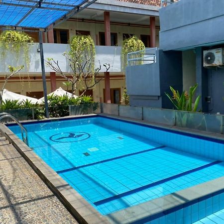 Rabasta Enjoy Kuta Hotel Kuta  Exterior photo