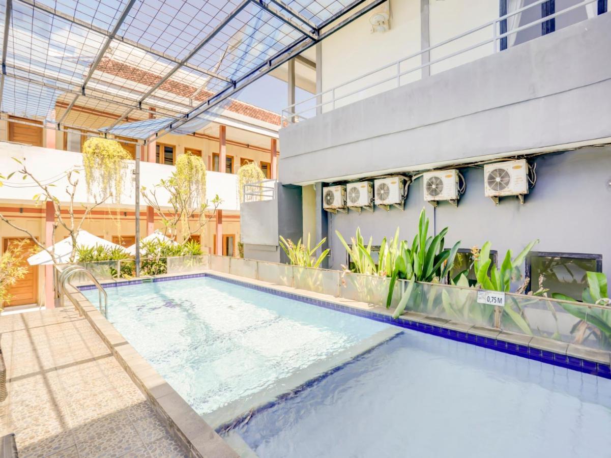 Rabasta Enjoy Kuta Hotel Kuta  Exterior photo