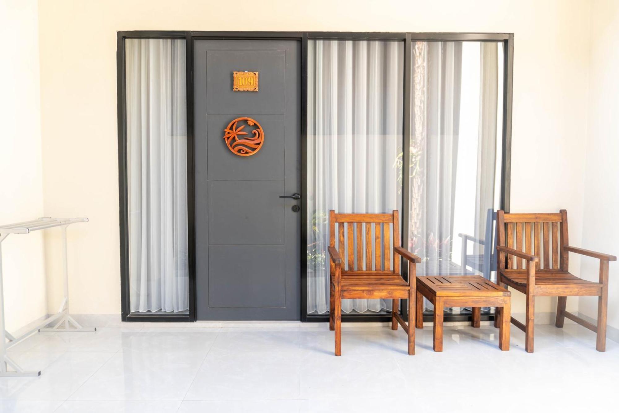 Rabasta Enjoy Kuta Hotel Kuta  Exterior photo