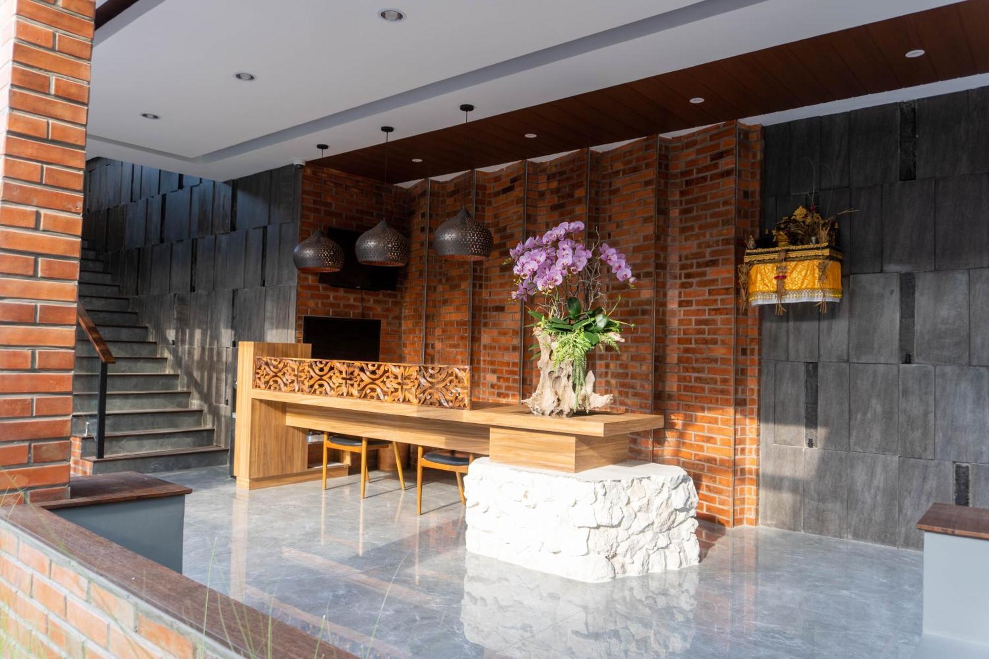 Rabasta Enjoy Kuta Hotel Kuta  Exterior photo