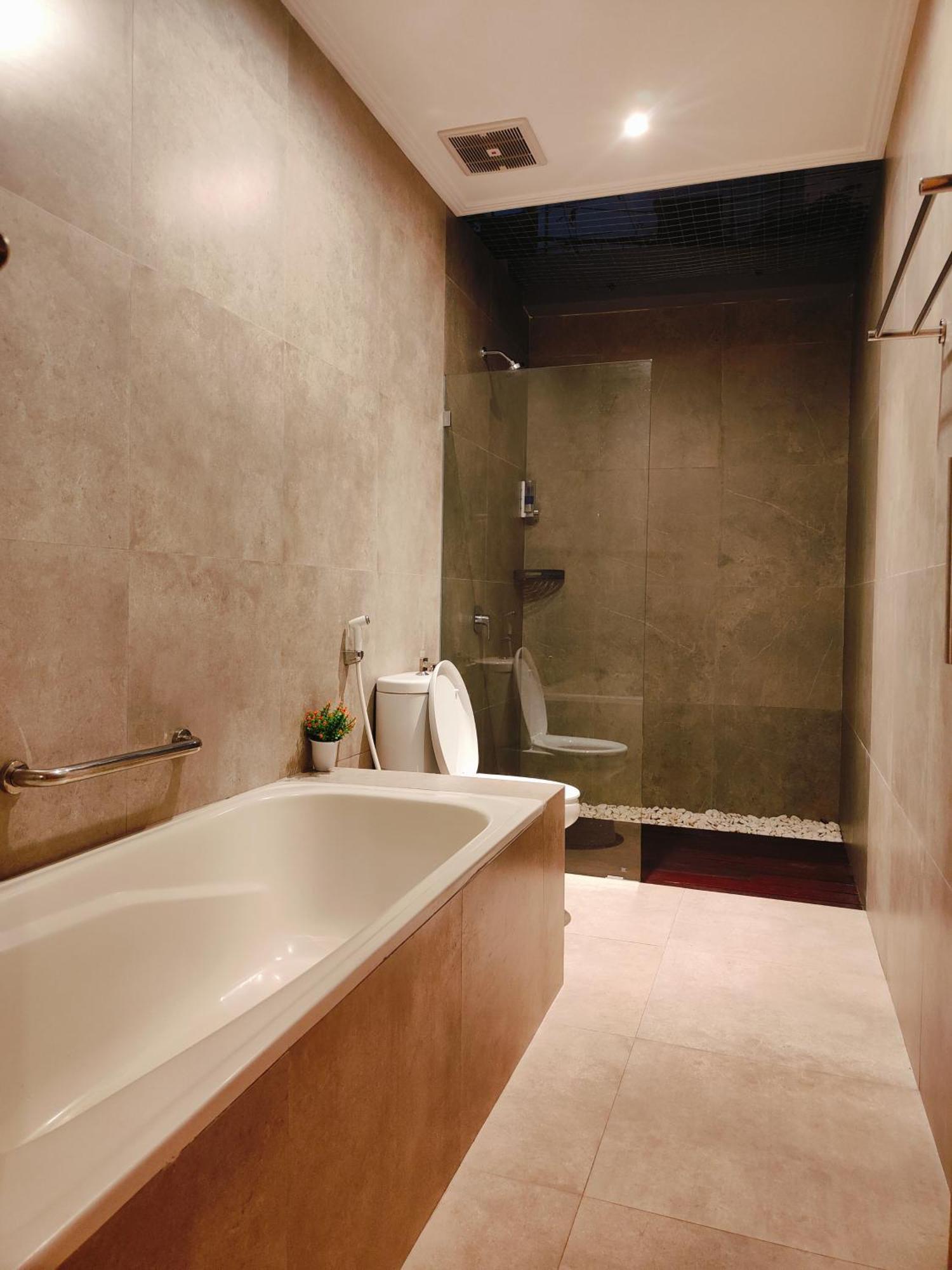 Rabasta Enjoy Kuta Hotel Kuta  Exterior photo