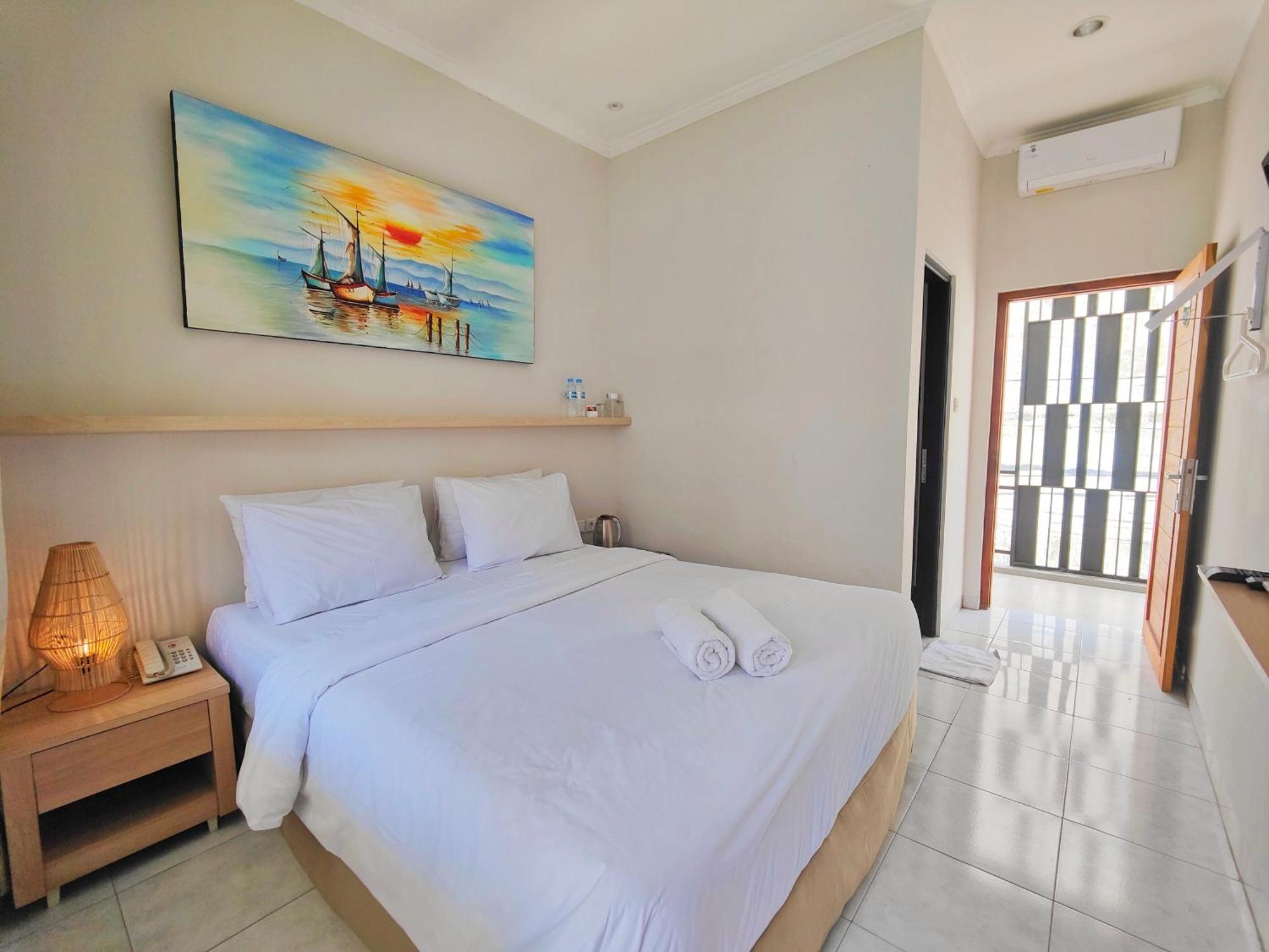 Rabasta Enjoy Kuta Hotel Kuta  Exterior photo