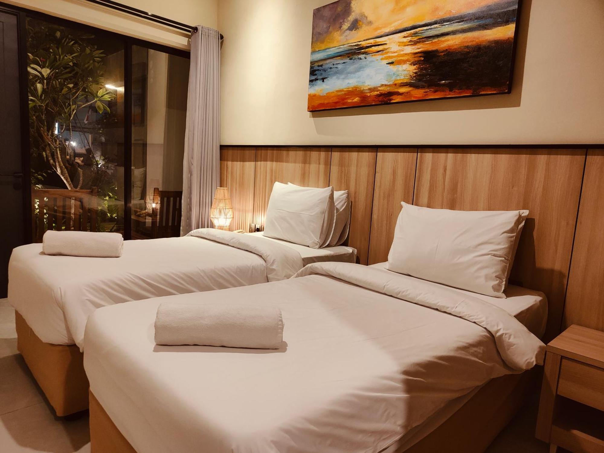 Rabasta Enjoy Kuta Hotel Kuta  Exterior photo